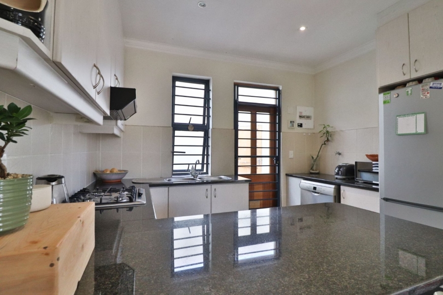 To Let 2 Bedroom Property for Rent in Royal Ascot Western Cape